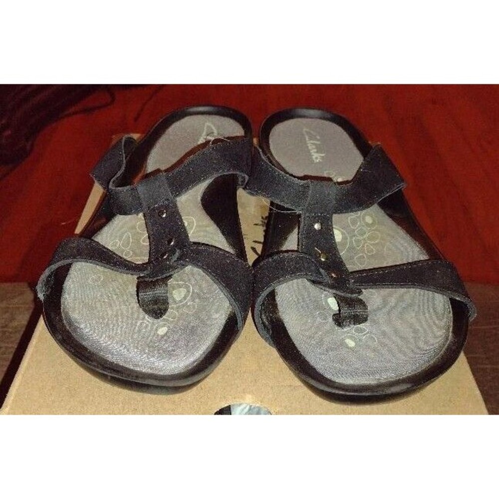 Clarks Black Sandals Leather Upper Size 8M #86794 Padded Soles Strap